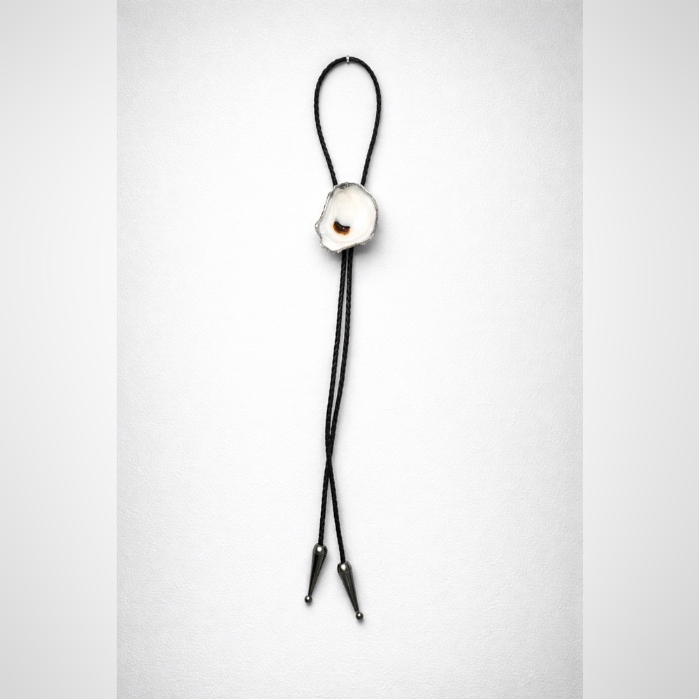 Oyster Shell Black Bolo Tie